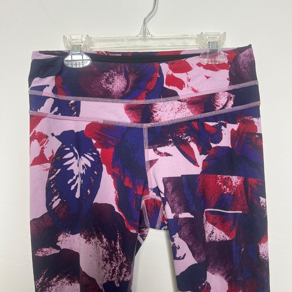 Lucy women's leggings, pink and purple print, size Small - Picture 5 of 11